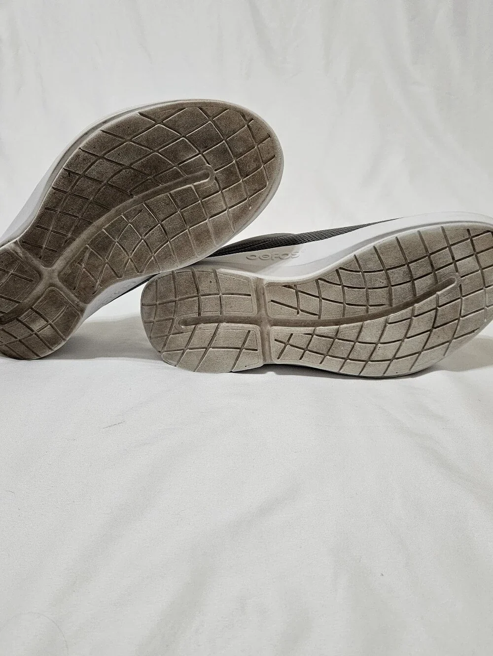 OOFOS OOcoozie Sport Mens Size 14 Mules Gray White Slip On Shoes Mesh Comfort